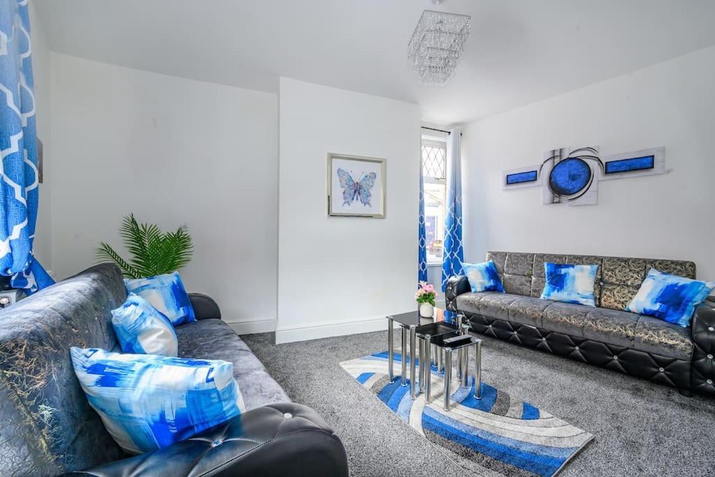 -16Pt- For Your Relaxed & Cosy Stay & Free Parking Leeds  Luaran gambar