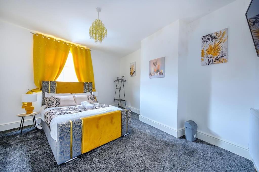-16Pt- For Your Relaxed & Cosy Stay & Free Parking Leeds  Luaran gambar