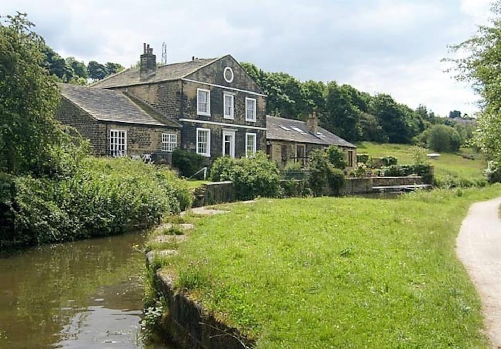 -16Pt- For Your Relaxed & Cosy Stay & Free Parking Leeds  Luaran gambar