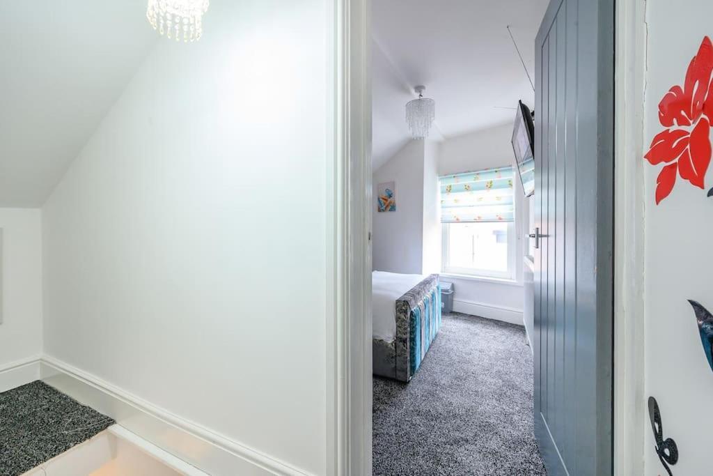 -16Pt- For Your Relaxed & Cosy Stay & Free Parking Leeds  Luaran gambar