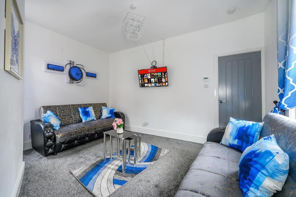 -16Pt- For Your Relaxed & Cosy Stay & Free Parking Leeds  Luaran gambar